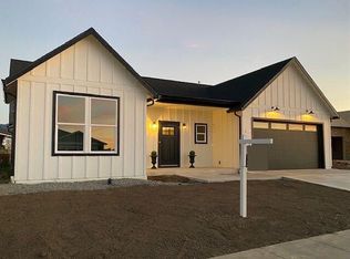 517 Barnum Dr, Phoenix, OR 97535