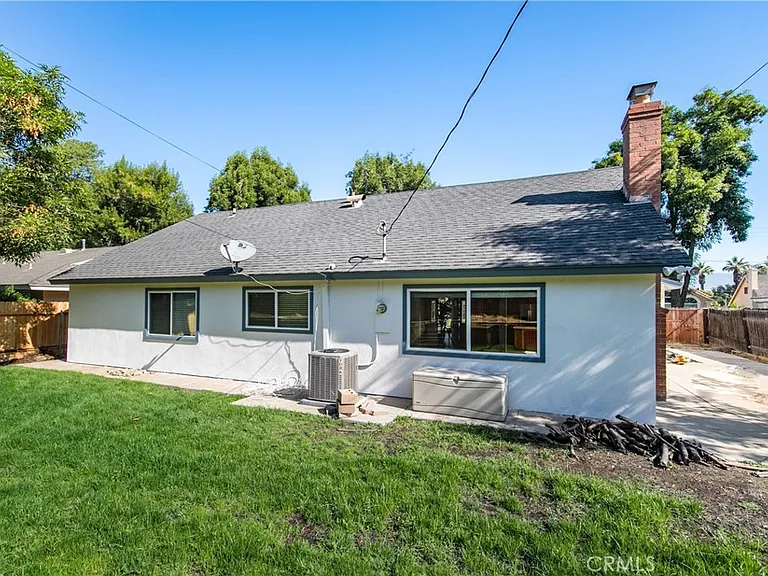 25145 Daisy Ave — Photo 22