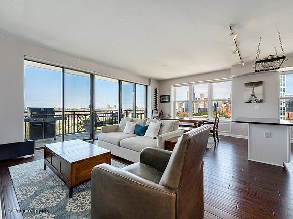 2nd image of 5 E 14th Pl APT 1305
