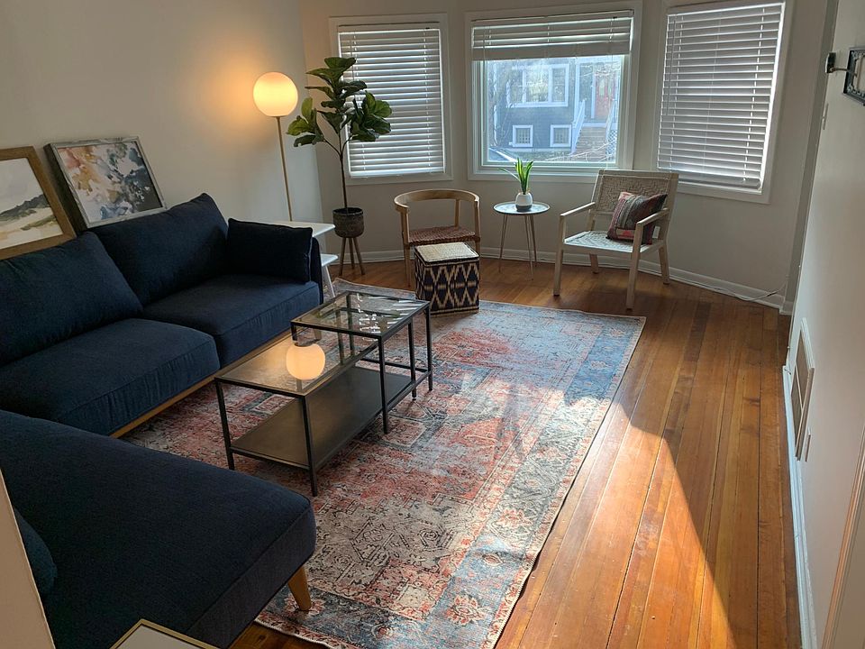 1st image of 3431 N Oakley Ave #1