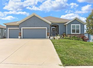 6316 N 141st St, Basehor, KS 66007