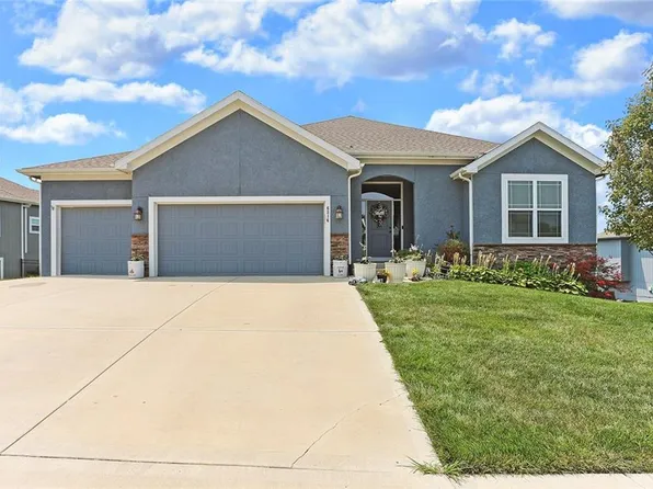 6316 N 141st St, Basehor, KS 66007