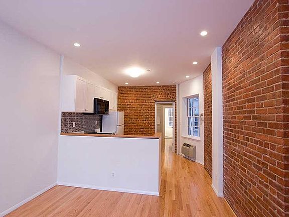 3rd image of 225 E 96th St APT 1FE