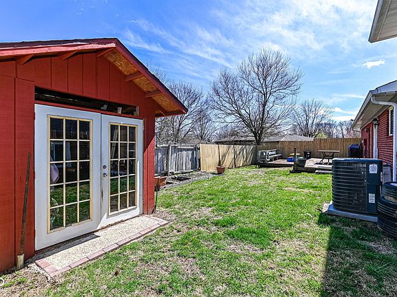 3rd image of 5414 Honey Comb Ln