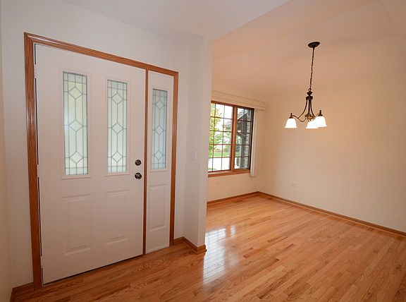 5th image of 16141 Hillcrest Cir