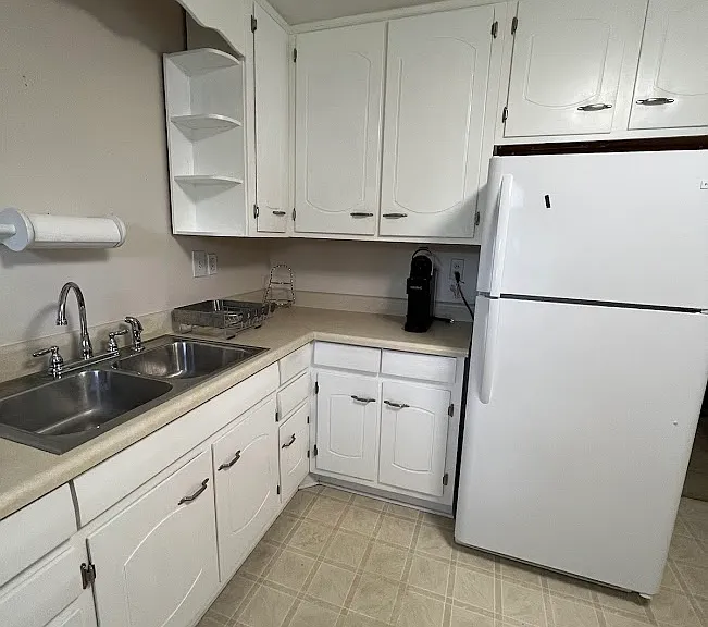 1827 Oakwood Ave NE — Photo 5