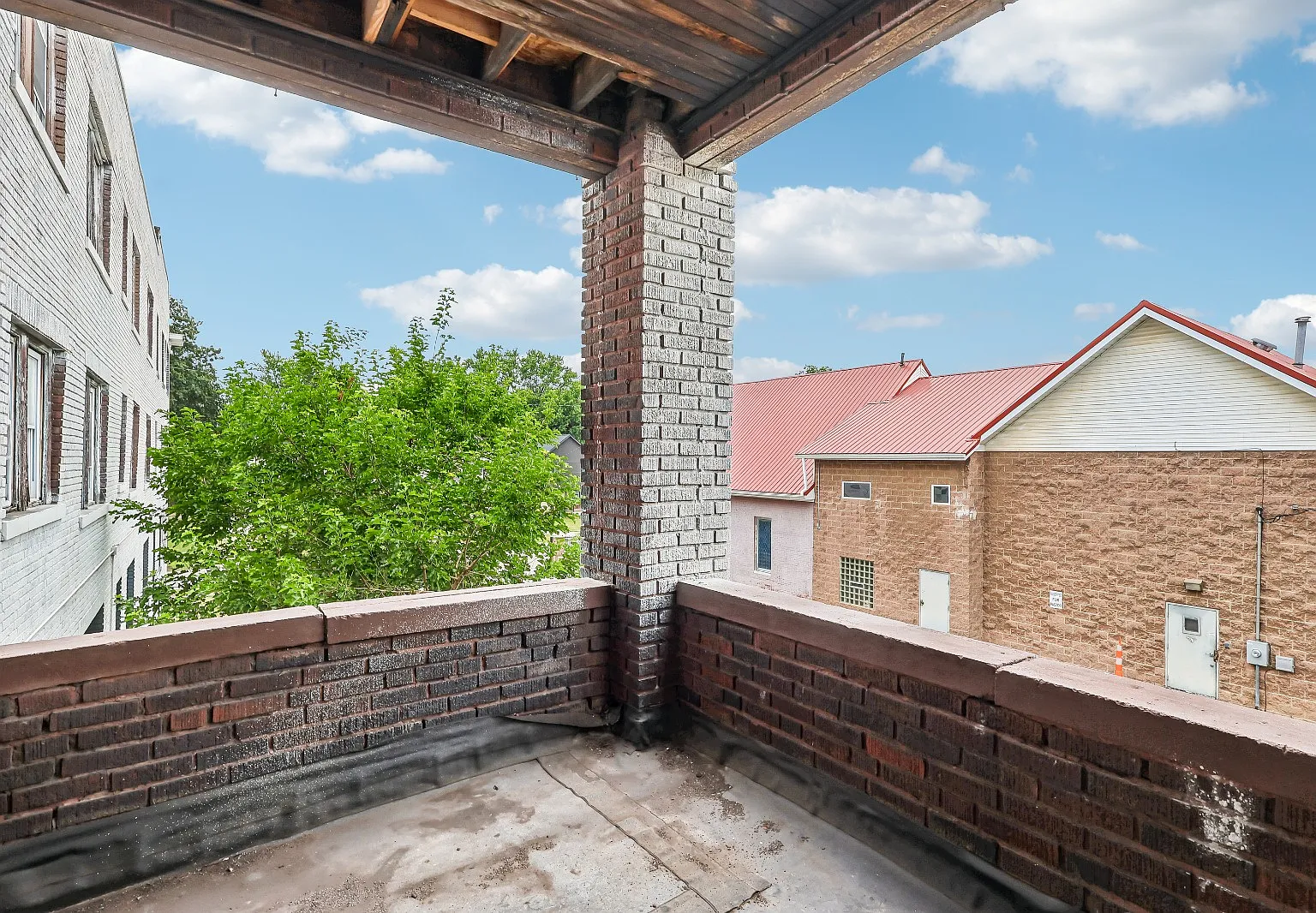 3 bed, 900 sqft, $1,350 — Photo 4