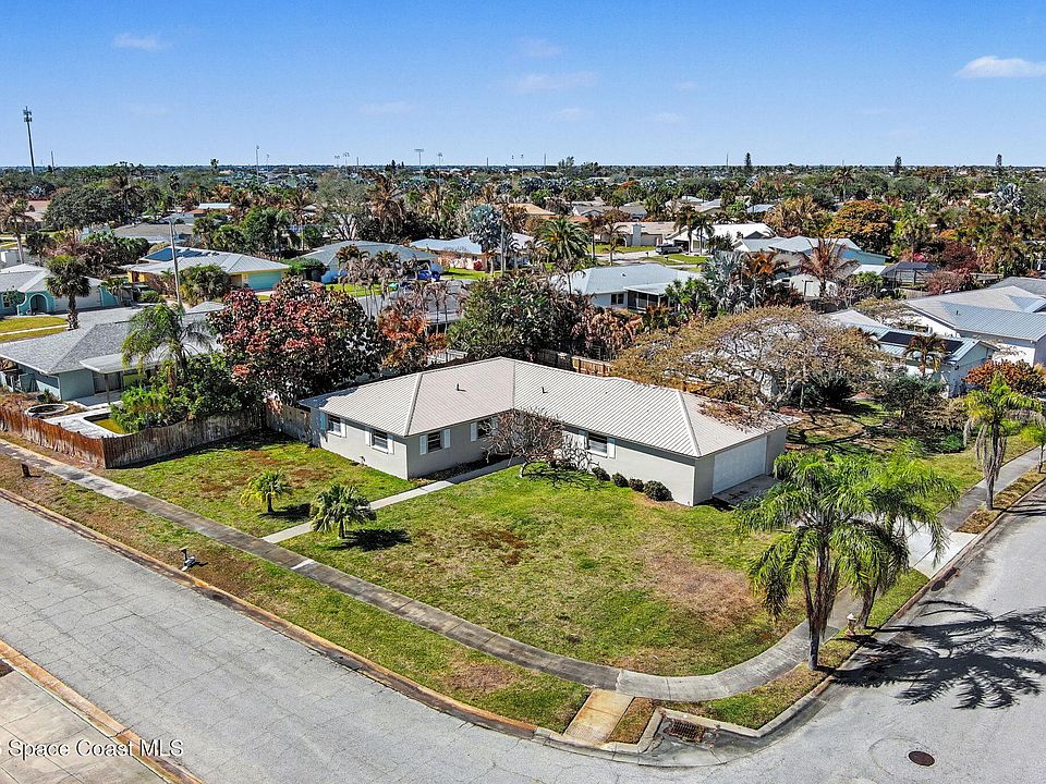 1st image of 400 Maria Dr