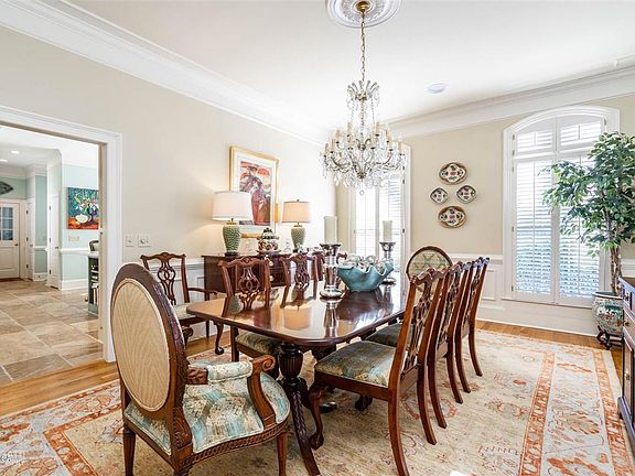 5th image of 154 Howard Oaks Dr