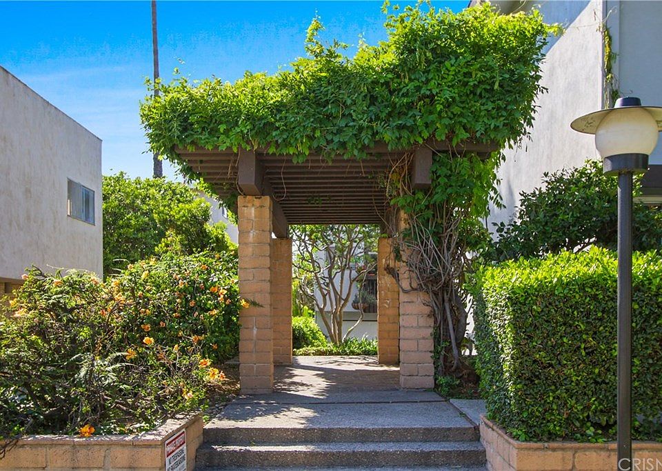 1st image of 320 Pasadena Ave APT 12