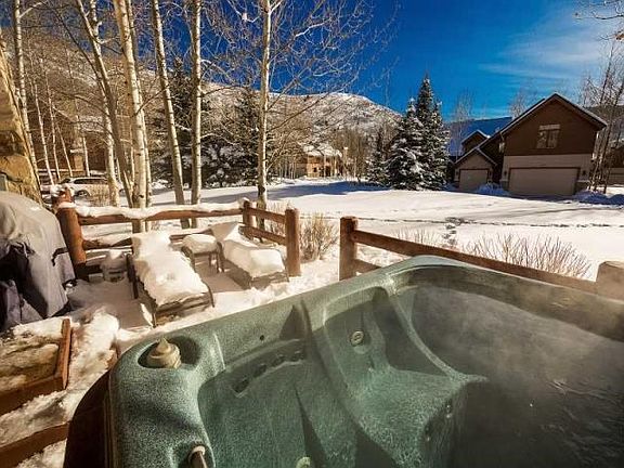 5th image of 2485 Deer Lake Dr