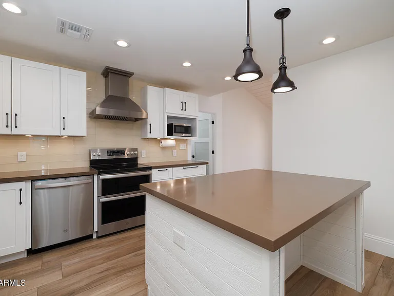 6349 N 78th St #103 — Photo 14