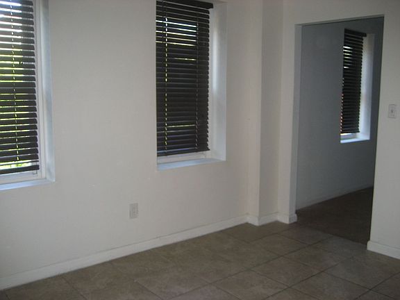 3rd image of 4940 N Penn St #5f11fb24f