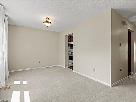 4th image of 2825 Gananoque Dr #11