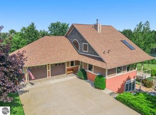 200 Cutters Ridge Dr, Manistee, MI 49660