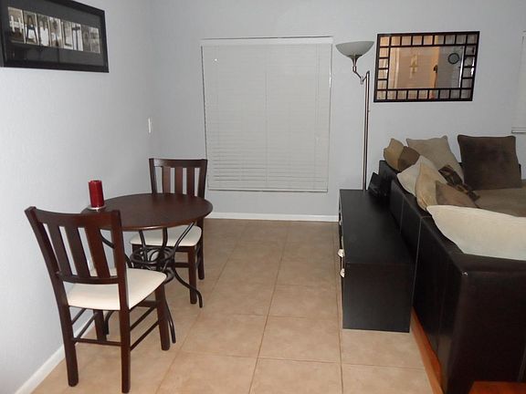 Kitchen Nook/Living Room