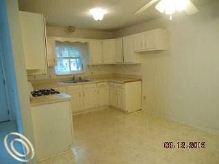 4th image of 1064 Holbrook Ave