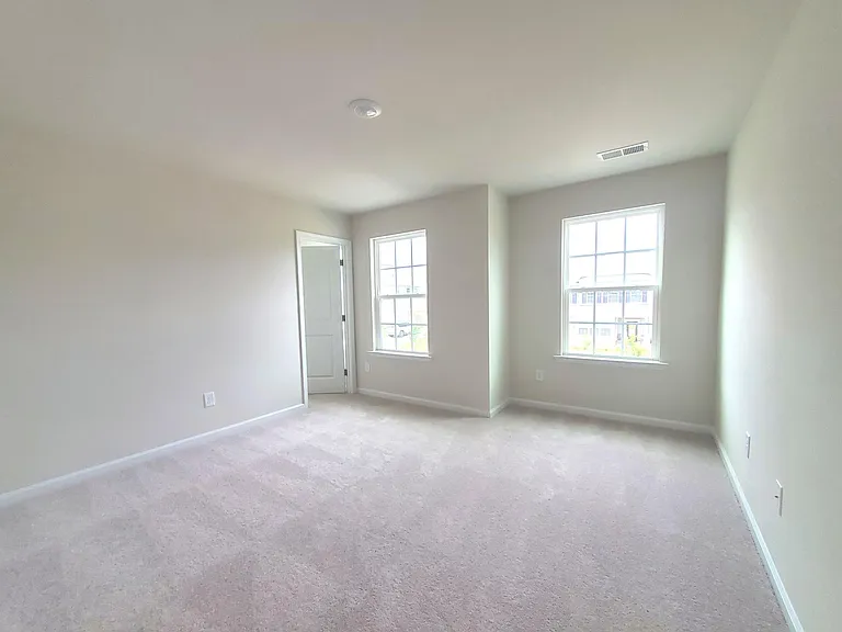 1009 Gabardine Ln — Photo 14