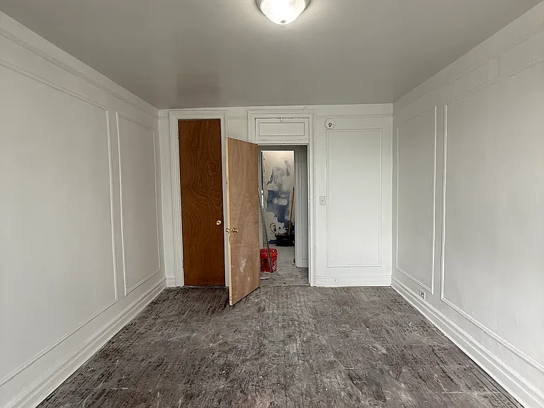 Carpenter Ave — Photo 6