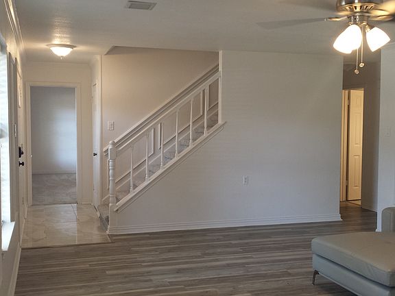 4th image of 3927 Twin Creek Dr