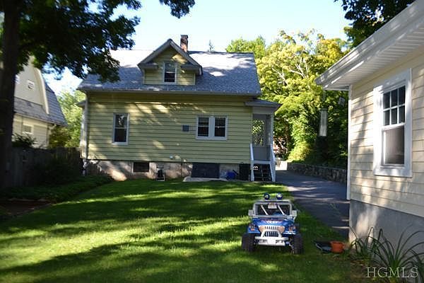 2nd image of 34 Ridgewood Ter