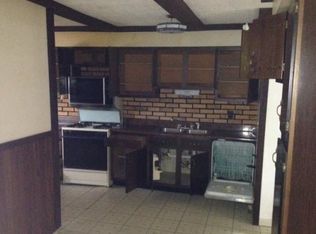 100 Timber Trl, Streamwood, IL 60107