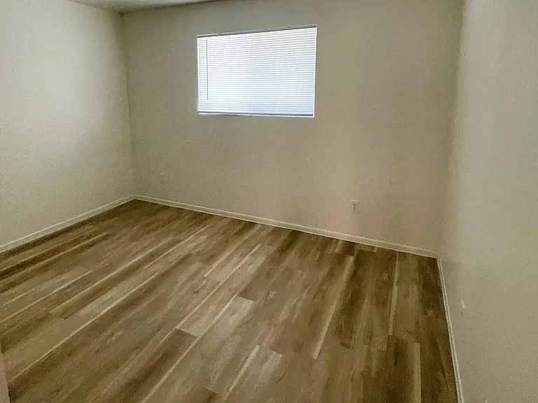2002 E Sweetwater Ave #202 — Photo 5