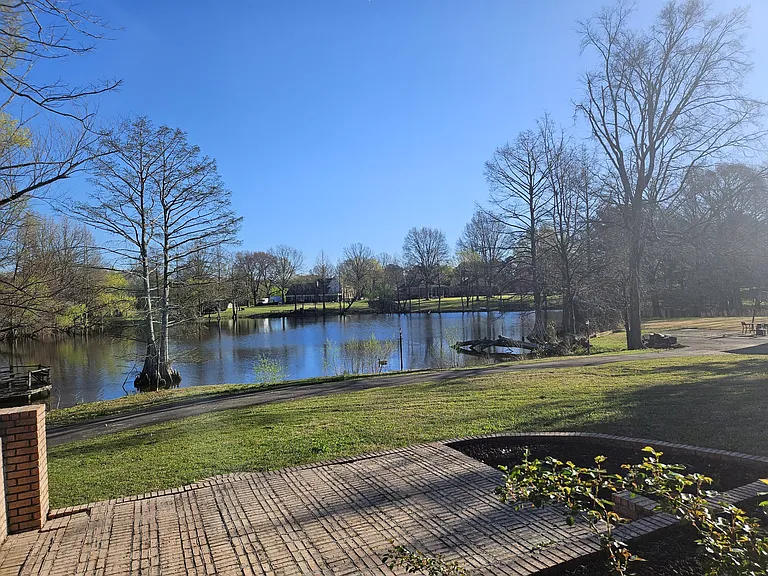 8220 Hunters Creek Dr — Photo 15