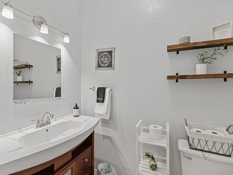 810 Turner Ave — Photo 25