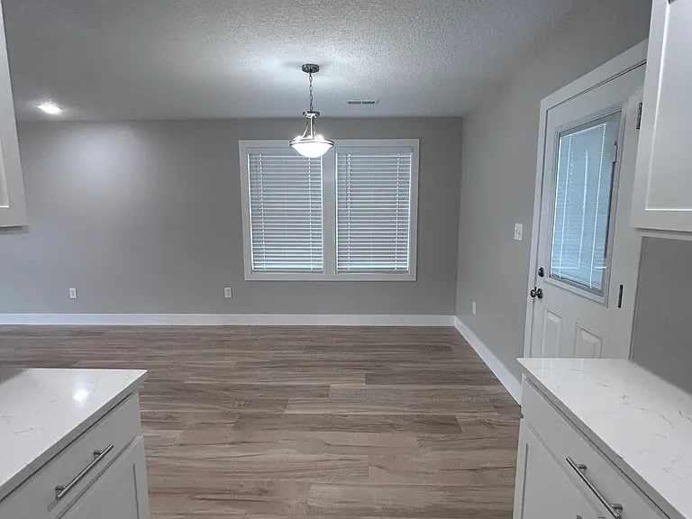 806 SE Hackberry Dr — Photo 6