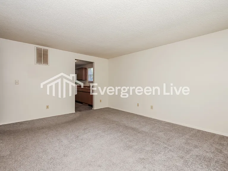 6492 Rolling Glen Dr — Photo 3