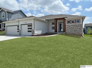 7909 S 196th St, Gretna, NE 68028