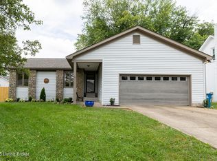 12402 Ledges Dr, Middletown, KY 40243