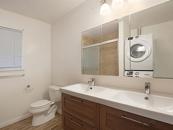 4th image of 2208 Eucalyptus Ave #1/2