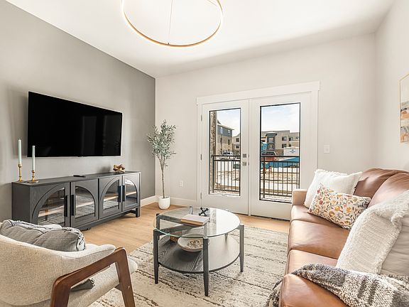 4th image of 1522 N Quail Dr #2201