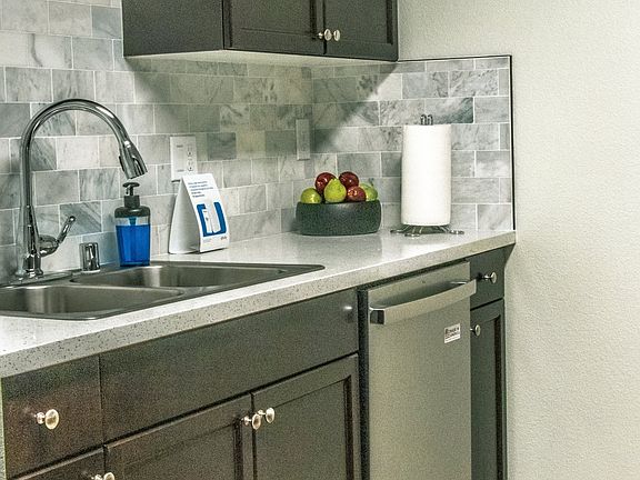 5th image of 5860 W Santa Ana Ave #14814545