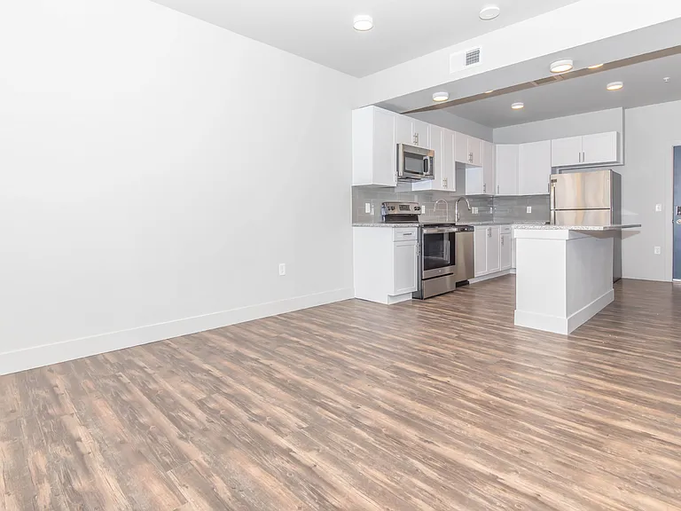 532 CO — Photo 12
