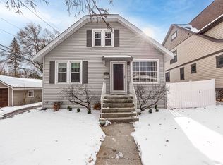 211 7th St, Downers Grove, IL 60515