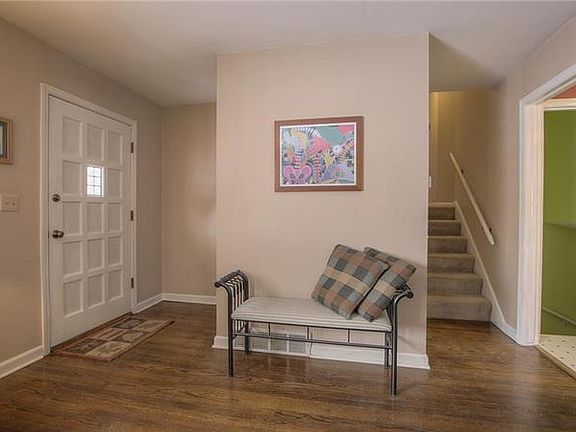 4th image of 7614 Chadwick Ave