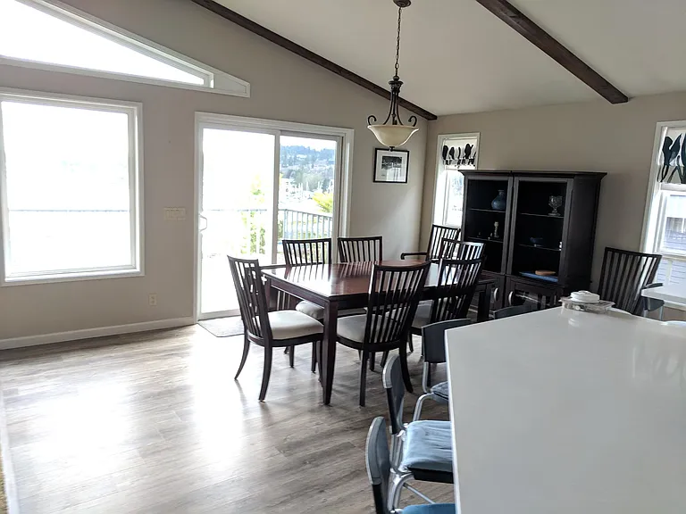8915 Franklin Ave — Photo 7
