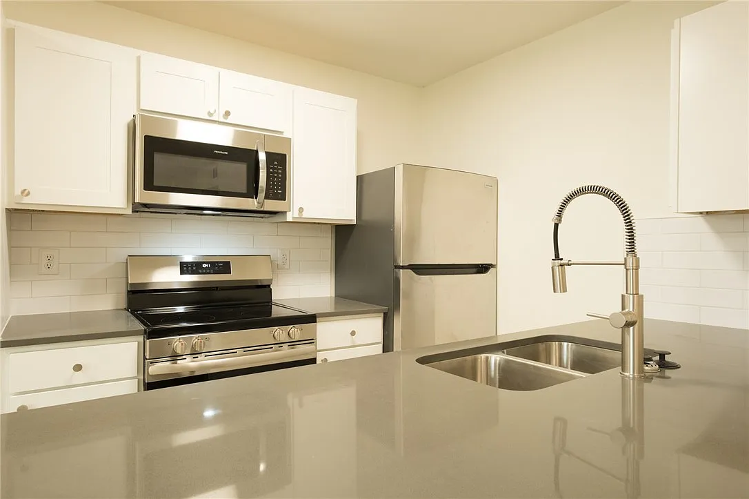 2 bed, 798 sqft, $995 — Photo 4