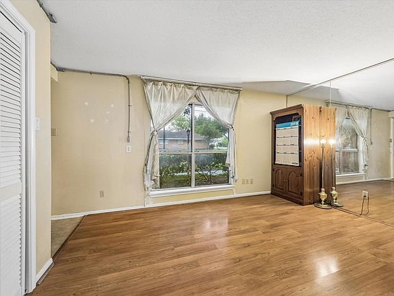 3rd image of 5218 Milwee St APT 6