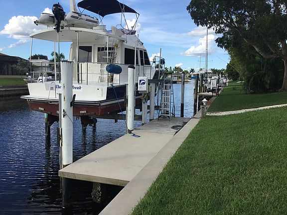 17.5 ton lift, 30 foot dock