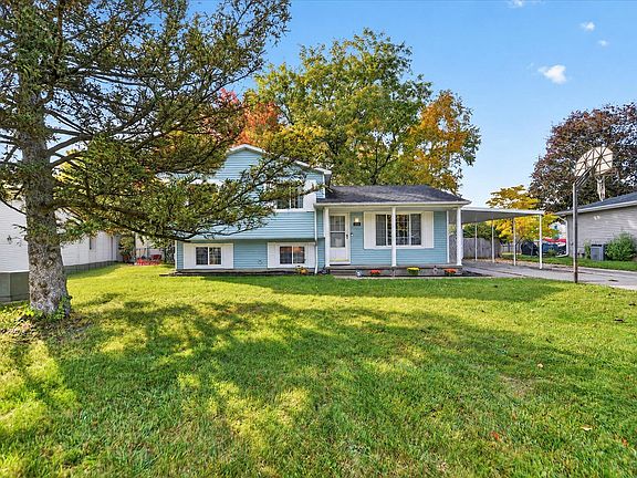 3rd image of 340 Oakwood Ln