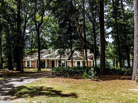 2nd image of 3804 Summer Ln