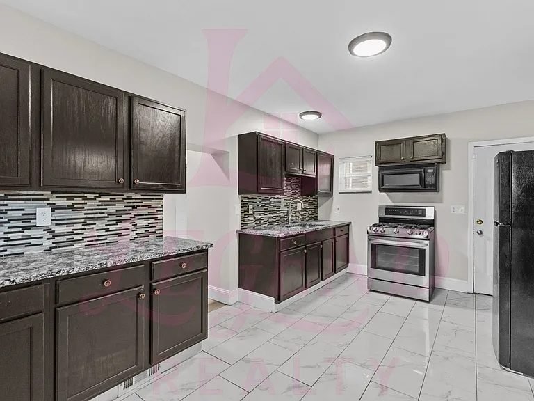 3245 Texas Ave — Photo 5