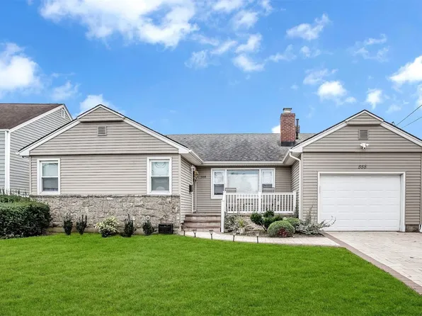 558 Anderson Street, Baldwin, NY 11510