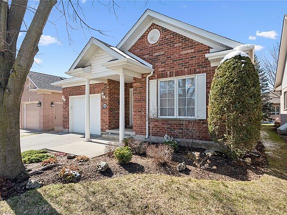 4th image of 68 Basswood Dr