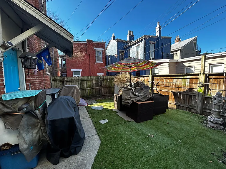 409 E 6th St #2 — Photo 18