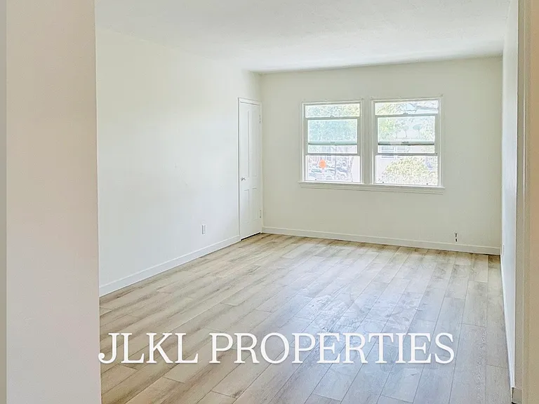 3088 Meade Ave — Photo 8